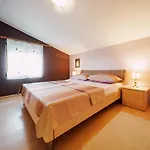 Family-Friendly Apartments With Swimming Pool Ljubac, Zadar - 11922 *