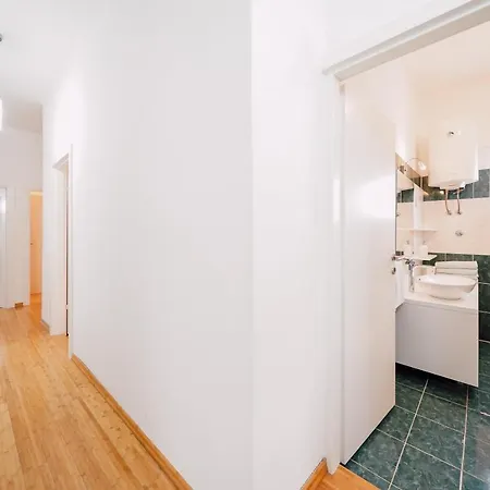 Apartmán Family-friendly With Swimming Pool Ljubac, Zadar - 11922 Ražanac