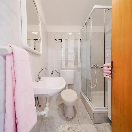 Apartmán Family-friendly With Swimming Pool Ljubac, Zadar - 11922 *