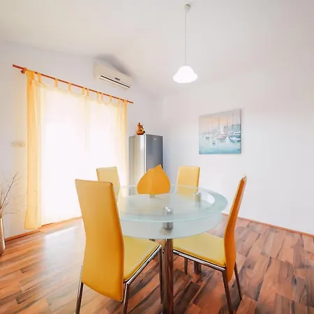 Family-friendly With Swimming Pool Ljubac, Zadar - 11922 * Ražanac
