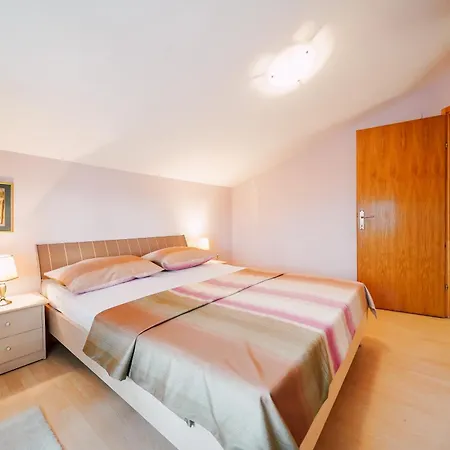 Family-friendly With Swimming Pool Ljubac, Zadar - 11922 Ražanac