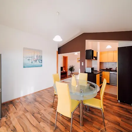 Family-friendly With Swimming Pool Ljubac, Zadar - 11922 Daire Ražanac