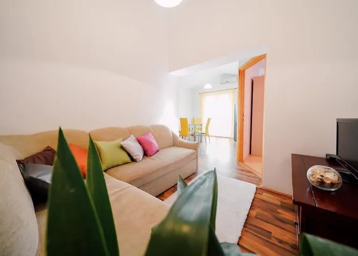 Family-friendly With Swimming Pool Ljubac, Zadar - 11922 Appartamento