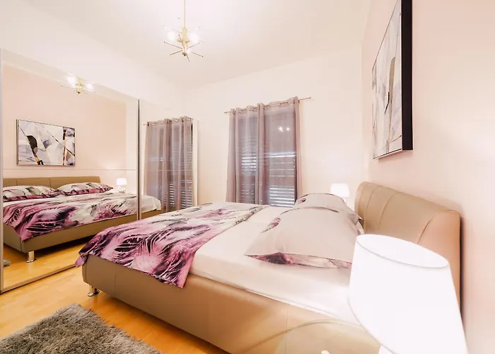 Family-friendly With Swimming Pool Ljubac, Zadar - 11922 Appartamento